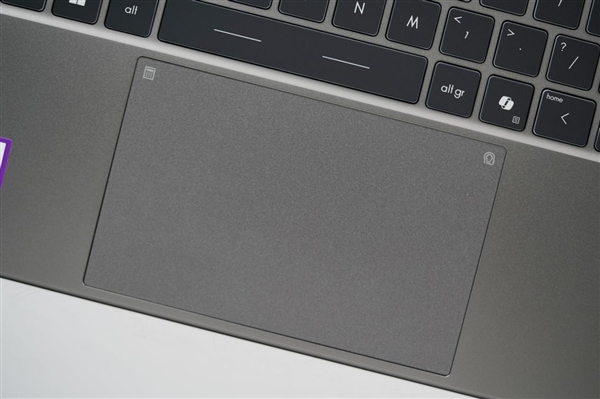 全金属机身、轻至1.32kg！微星尊爵14 AI+ 2026笔记本图赏