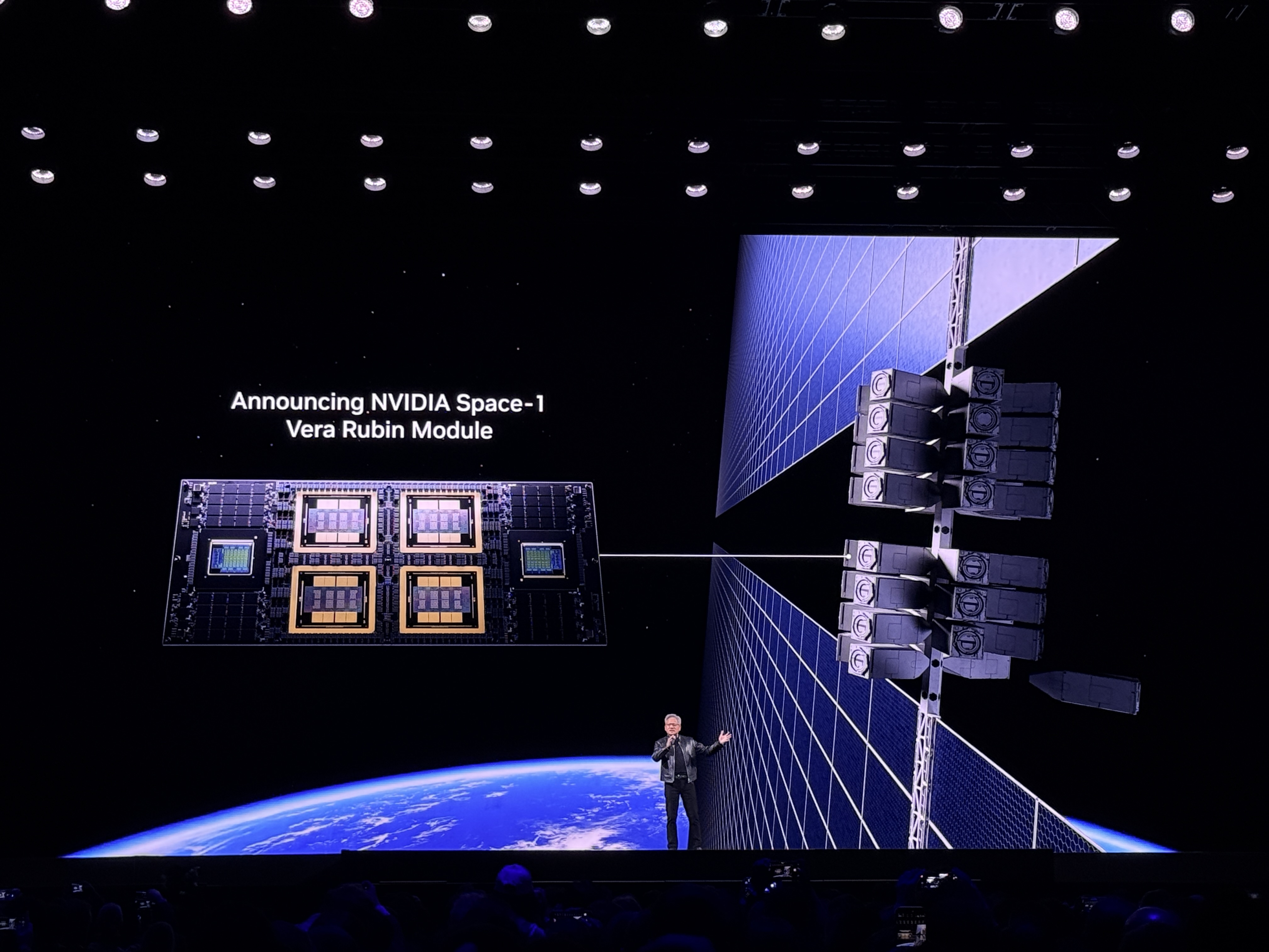 到明年赚它1万亿美元！黄仁勋撂狠话，英伟达龙虾轰动全场，Groq新芯片首发