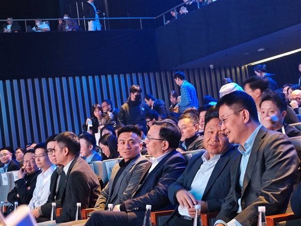 新一代小米SU7发布会请来半个车圈嘉宾：多位车企大佬现身