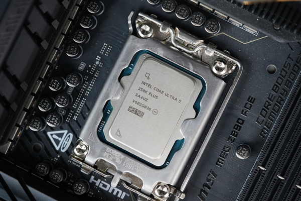 LGA1851平台绝唱！酷睿Ultra 7 270K Plus/Ultra 5 250K Plus图赏