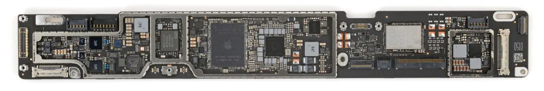 MacBook Neo 逻辑板