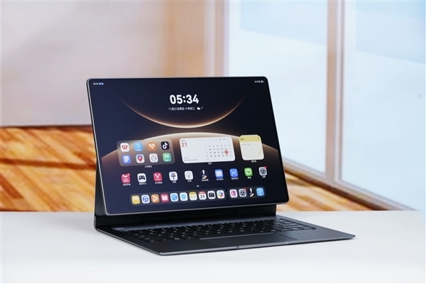 最强鸿蒙二合一平板！华为MatePad Edge推出24G＋1T液冷版：9499元