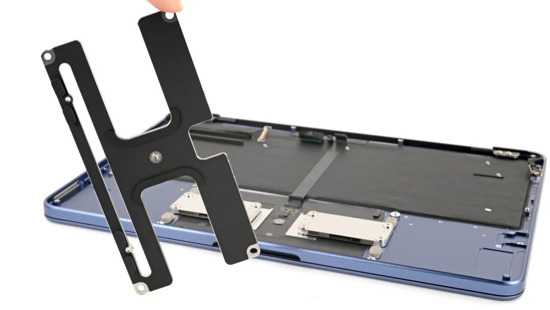 MacBook Neo 触控板