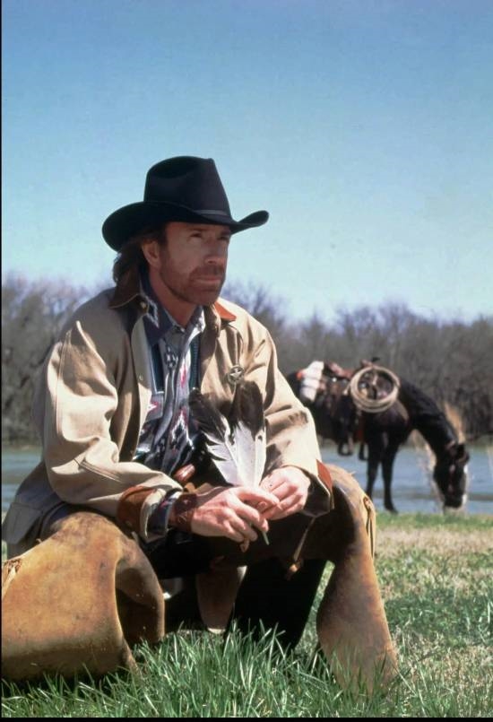 噩耗！动作巨星查克·诺里斯逝世 曾与李小龙对决