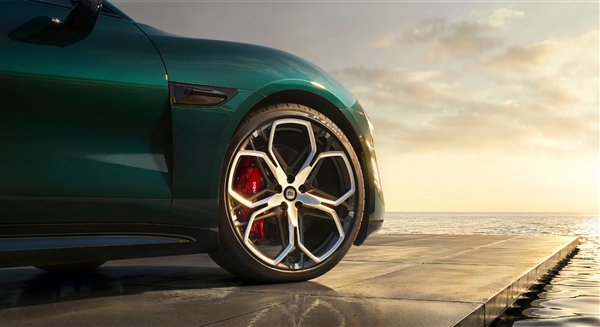 雷军公布新一代SU7销量最好的颜色 准车主：实车把我惊到了