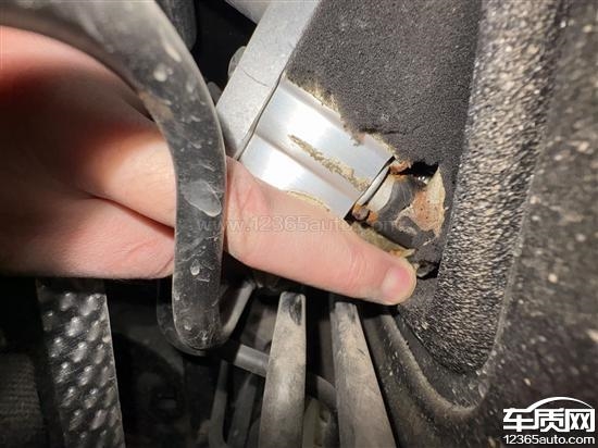 马自达昂克赛拉部件生锈遭集体投诉！车主：4S店一直以无货拖延