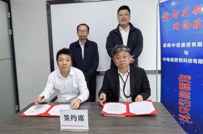 444db5f1ly1ibiclyvz08j20hx0bwgn2