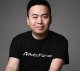 华人在硅谷造2.1米人形机器人，获CMU投资