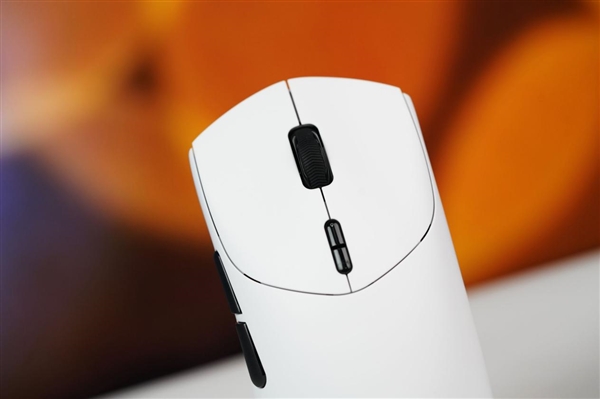 极客之芯2.0加持！雷柏VT7 Ultra星闪版电竞鼠标图赏