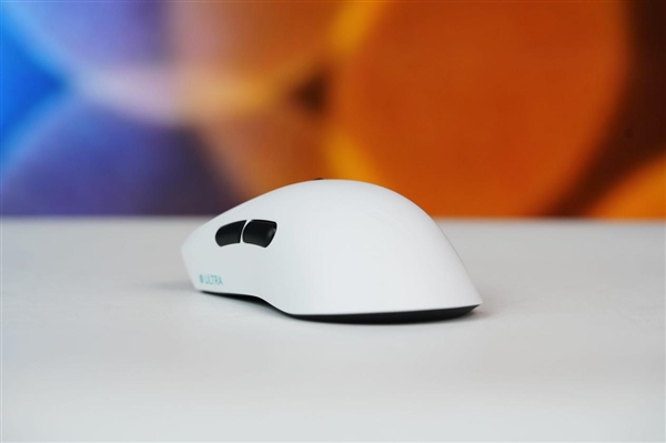 极客之芯2.0加持！雷柏VT7 Ultra星闪版电竞鼠标图赏