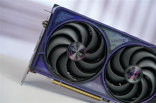 嘻哈涂鸦太吸睛！七彩虹RTX 5070 Ultra OC 12GB图赏