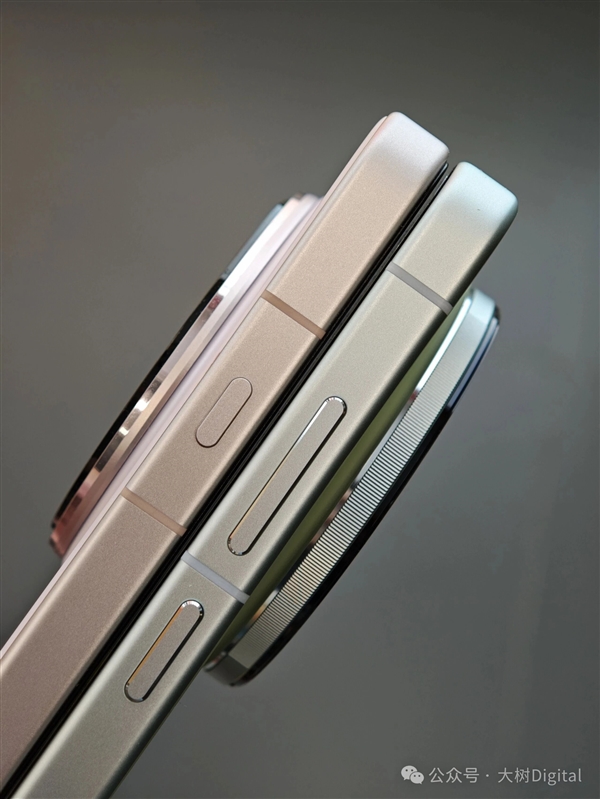 vivo X300 Ultra真机实拍：双拼色+大圆Deco 相机感十足