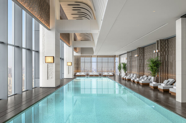 尽享非凡逸趣的高空泳池