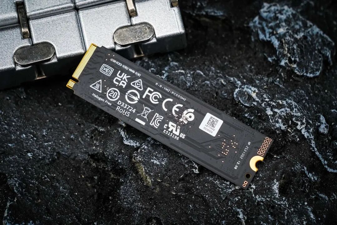 长江存储PC550 PCIe5.0固态硬盘评测 万兆读写6W超低功耗