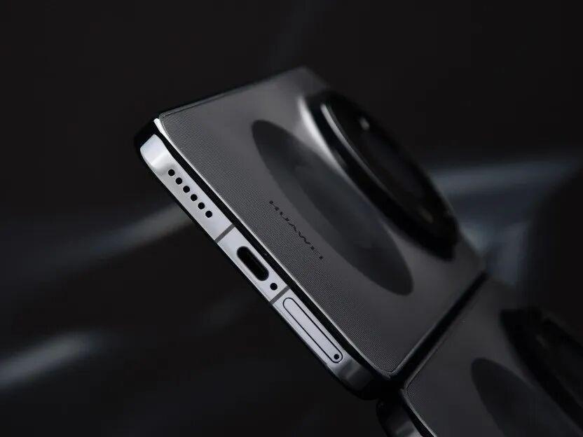 华为 Mate 80 Pro Max风驰版全面评测：把风吹进旗舰