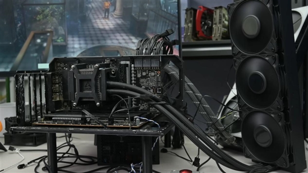 RTX 3080装上360mm服务器水冷：显存温度骤降54℃！性能提升9%