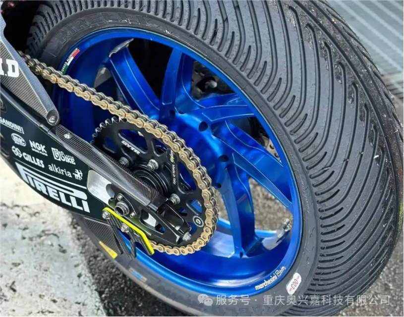 张雪机车两连冠引爆产业新局，奥兴嘉以自主研发和精密产线，筑牢中国高端制造底座