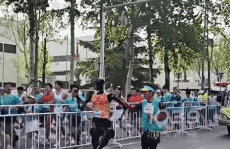 超300台人形机器人参与！天工、松延都来了，参赛阵容曝光