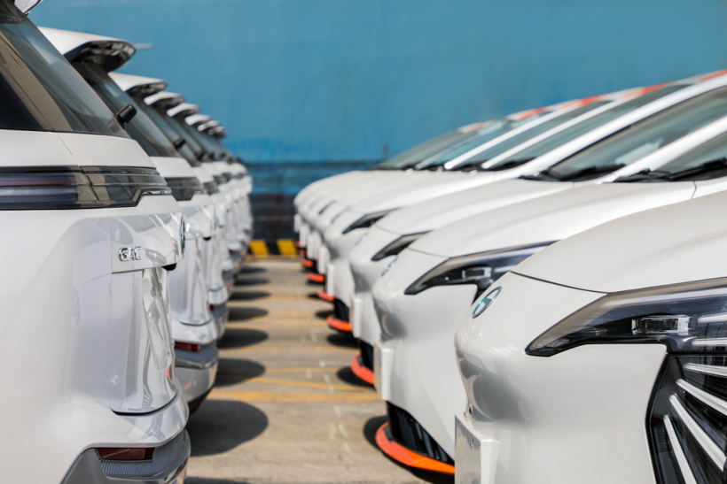 不是中国新能源车太强，是对手跟不上我们的节奏