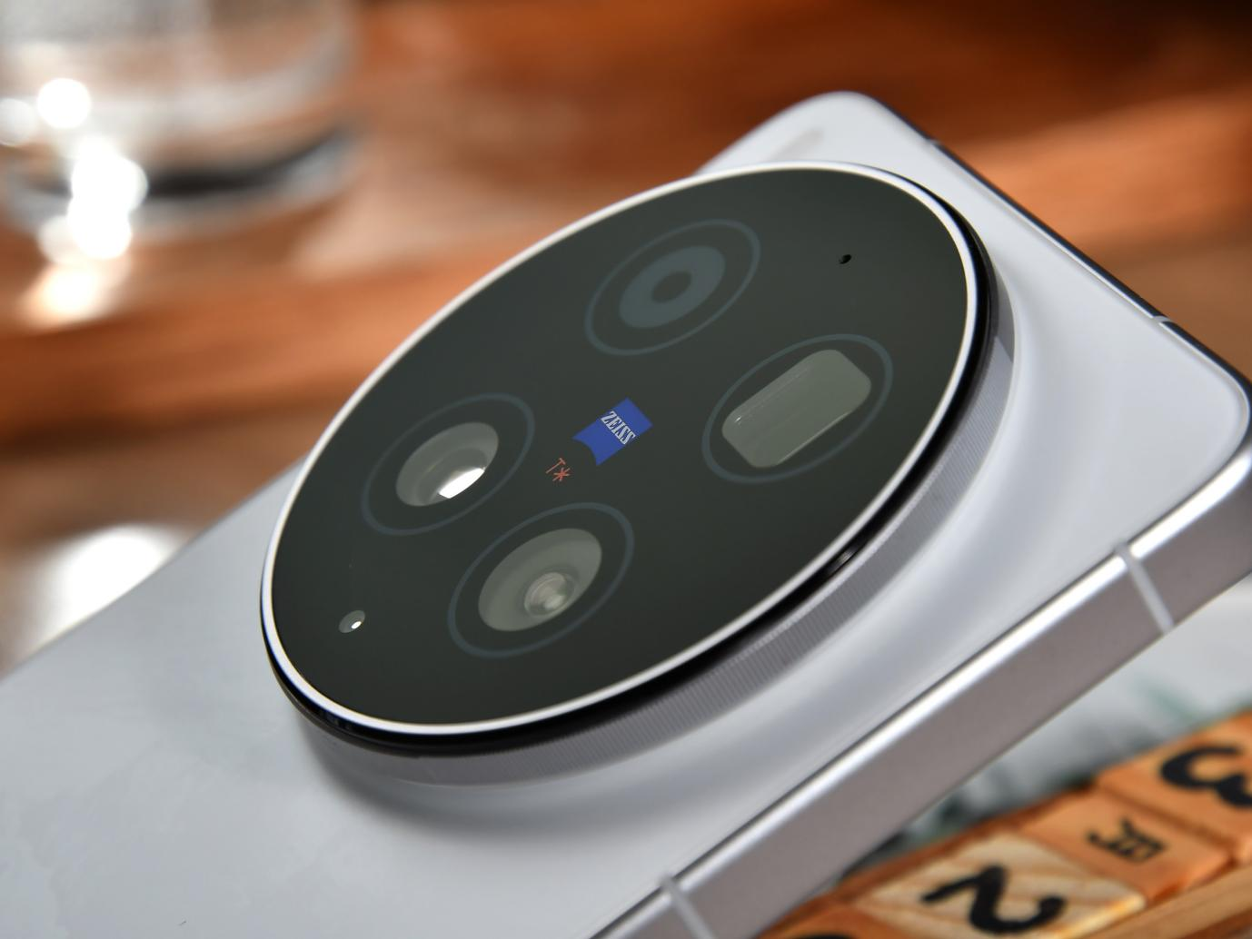 vivo X300 Ultra卖点介绍：专业V单，不只是影像旗舰那么简单