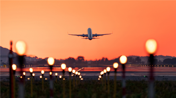 涨疯了！国内燃油附加费4月5日起上调：长航线从20元飙至120元