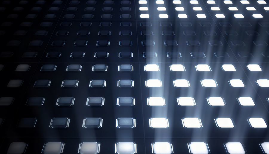 风挡变身光影屏！经纬恒润P-HUD喜获国际头部车企平台项目定点！