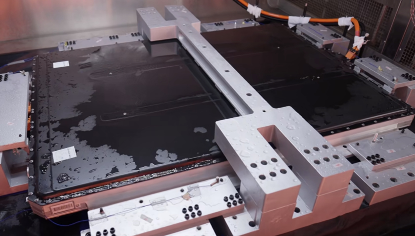 黑匣子+跑鞋+退烧贴，鸿蒙智行电池安全来真的