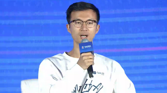 激辩机器人，一场估值超500亿的对话！