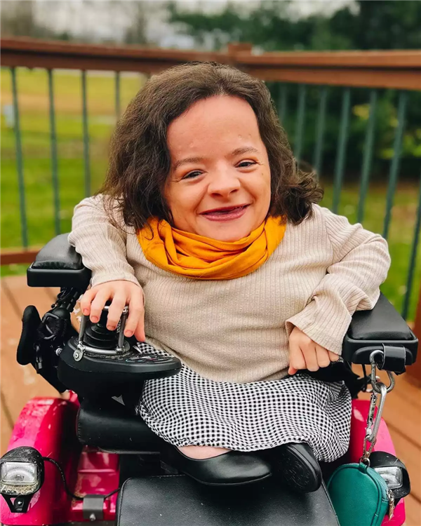 1个月女婴多处骨折 父母险被抓 一查竟是罕见病