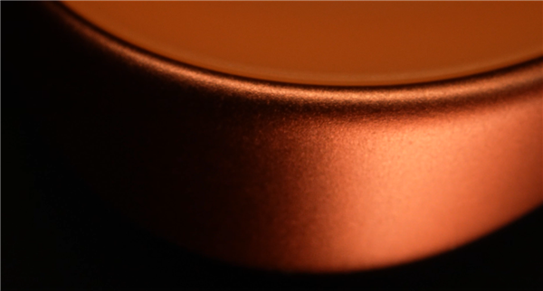 荣耀600 Pro国际版真机亮相：横向Deco+橙色机身 果味十足