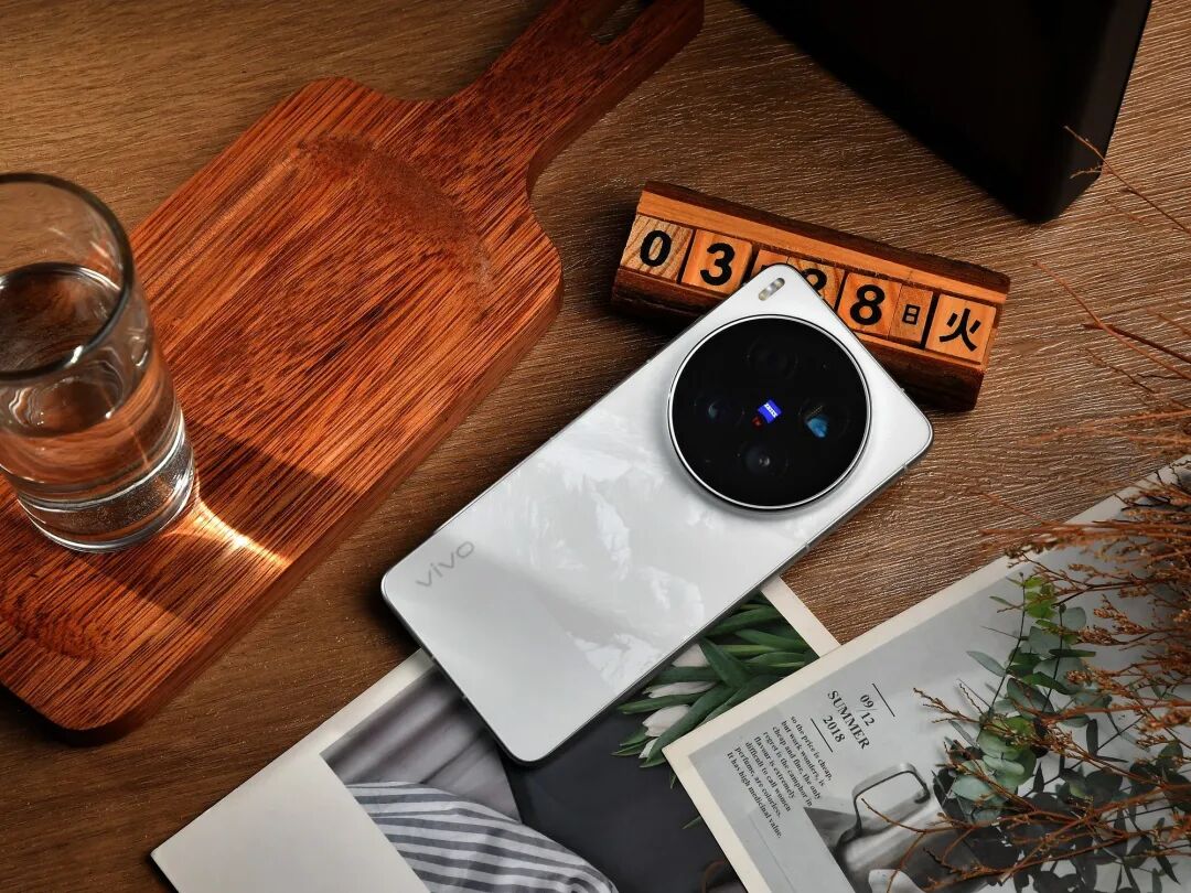 全焦段无死角、人像直出封神，vivo X300 Ultra真的可以叫“V单”了