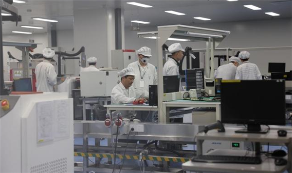 打破海外垄断！成都华微发布全球首款128GSPS ADC芯片