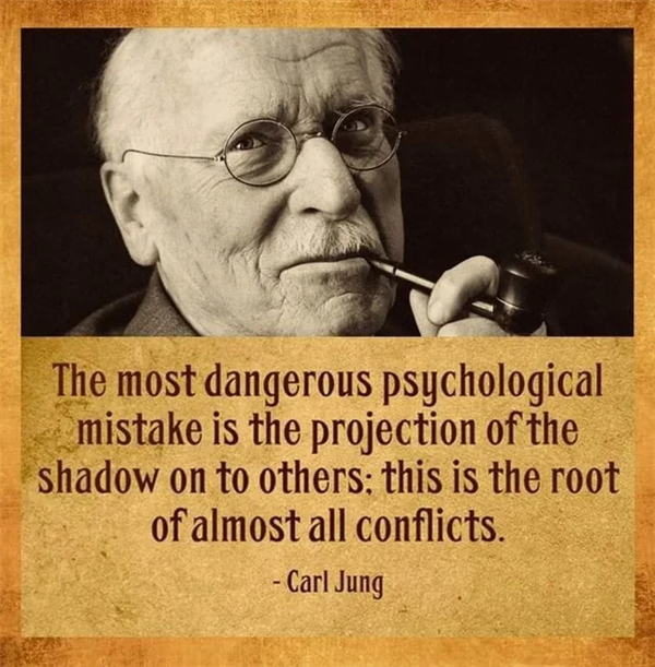 为什么网友会觉得 这个国民软件里封印了个17岁美少女