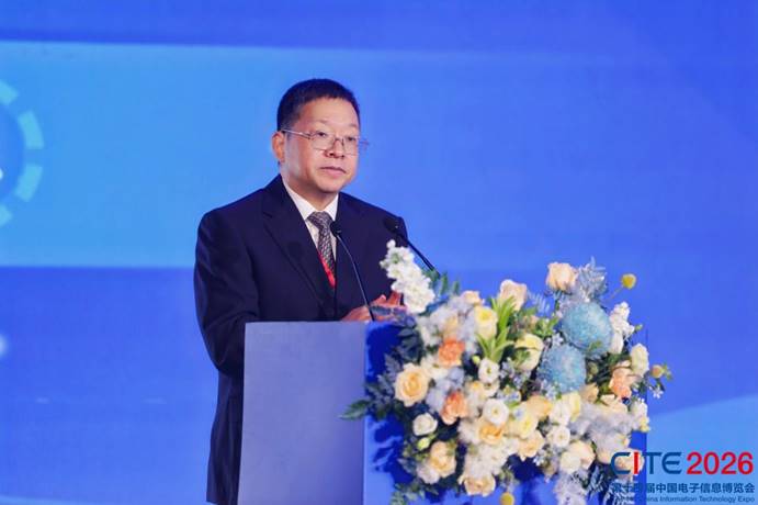 002A1775-opq4485842692