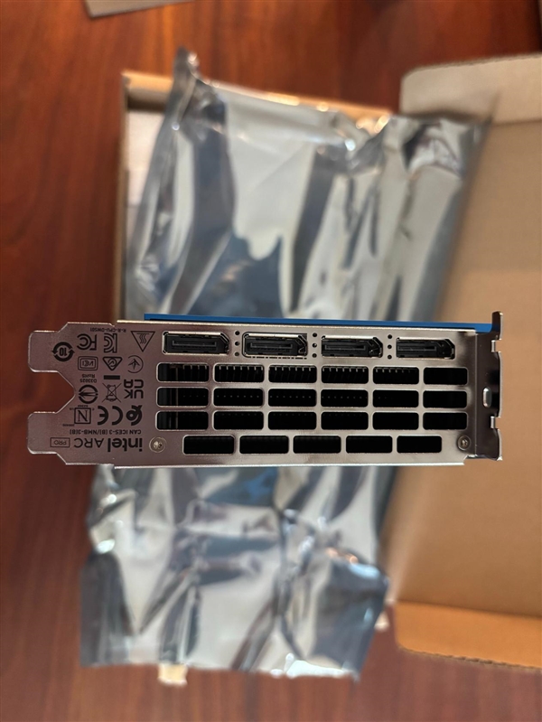 Intel锐炫Pro B70全网首拆！PCB、散热器设计揭晓