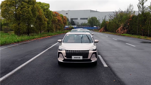 配上汽自研全铝发动机 全新荣威i6预售：限时6.59万起