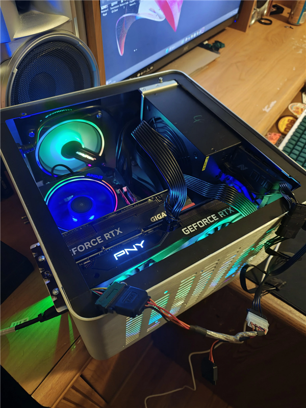 只需100多元的转接卡：半高显卡变全高 还能插两块M.2！