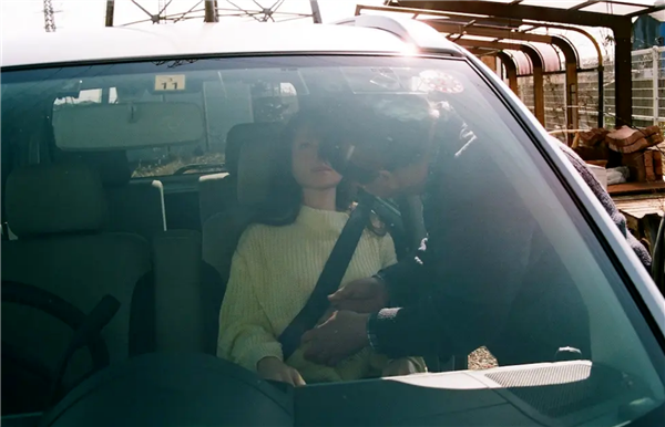 62岁日本大爷疯狂迷恋硅胶娃娃：抛妻弃女也要和它浪迹天涯