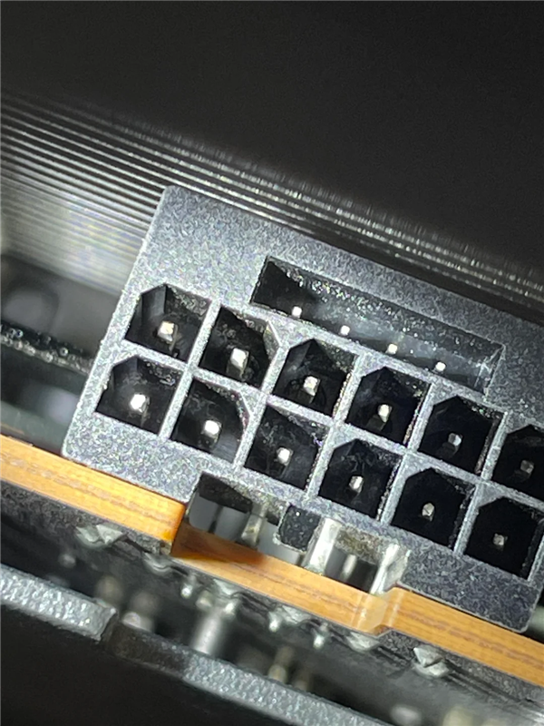 不是个例！RX 9070 XT烧接口再现：翻车案例已达9起