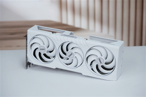 Linux圈彻底炸锅！Valve神级补丁拯救8G显卡：硬抢显存游戏性能起飞