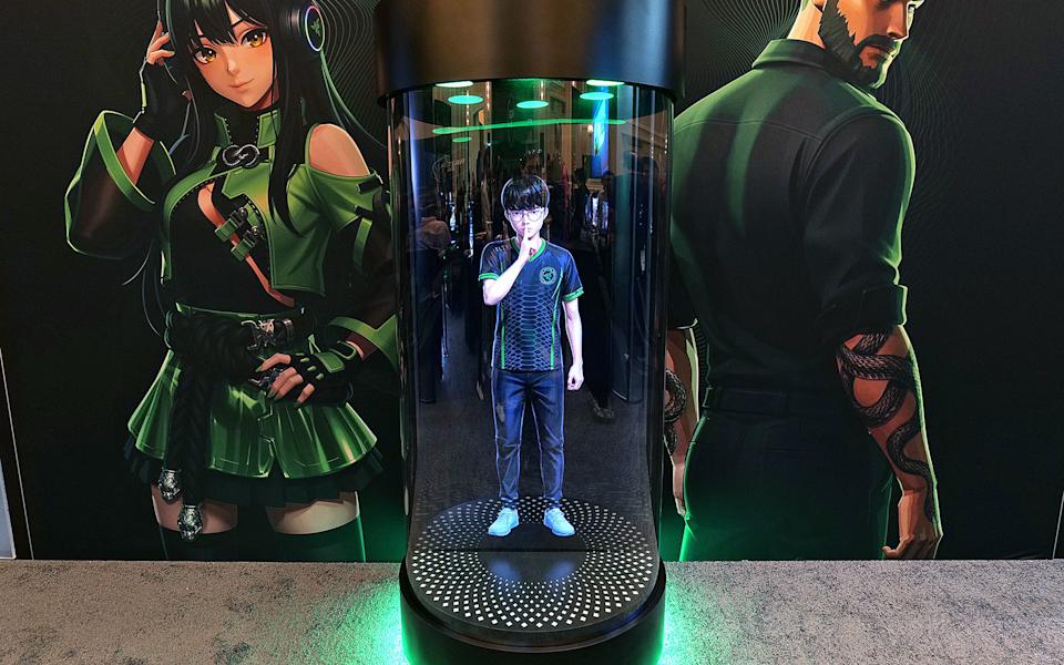 Faker's avatar was only viewable in this nearly life-size mock up. 