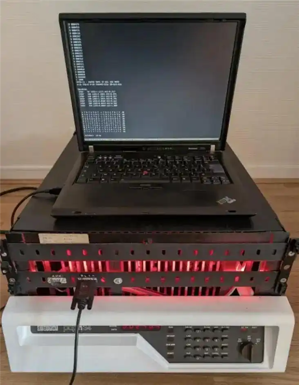 47年前的6MHz电脑跑AI！纯汇编语言：3.5分钟达成100%准确率