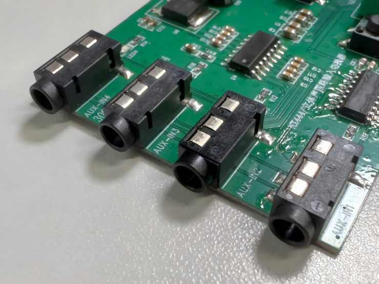 音源混乱终结者！拆解AUX 4进1出音频切换器