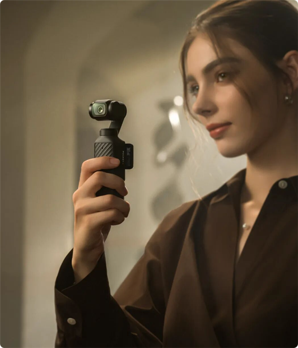 2999元起！大疆发布Osmo Pocket 4 一英寸口袋云台相机