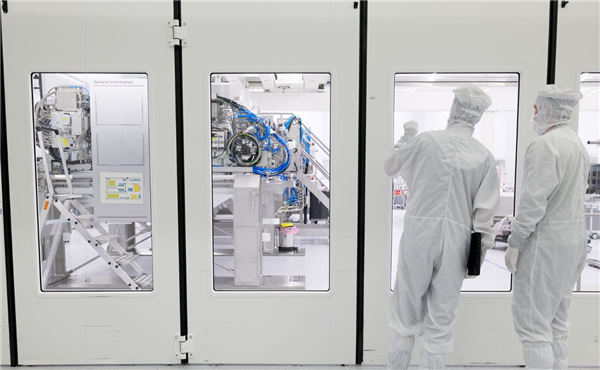 售价超26亿元 ASML超级EUV光刻机明年卖10台：1.4nm工艺要用