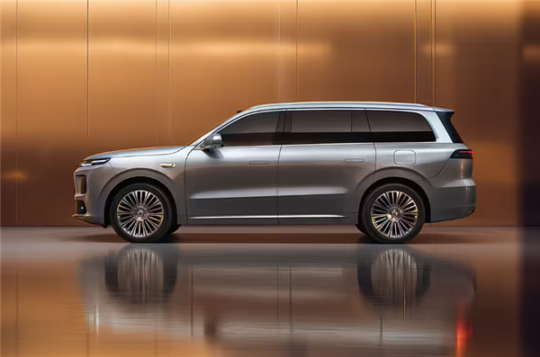 新势力销冠打出王炸！零跑旗舰SUV D19上市：21.98万起