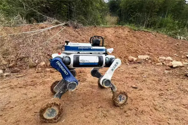 云深处发布全国首个防汛防台具身机器人：支持隐患巡查、险情侦察