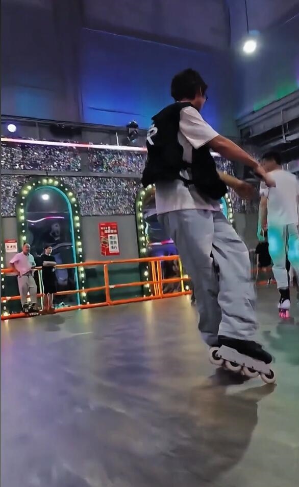 31岁男子滑旱冰摔倒去世 目击者：摔倒后第二天病情加重