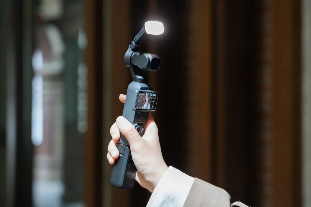 DJI Osmo Pocket 4评测：全新1英寸传感器，体验再升级的口袋云台相机