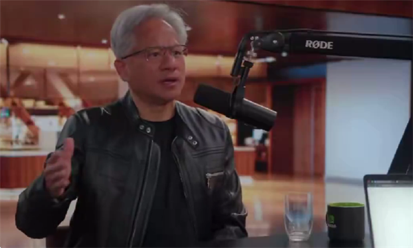 你不是在和一个Loser说话！黄仁勋回应美国对中国禁售芯片情绪失控：太蠢了 完全是失败心态